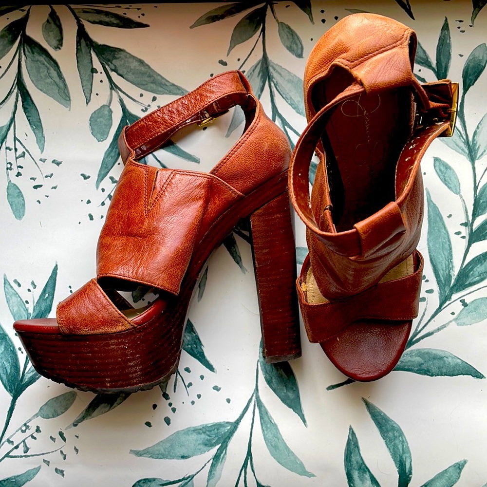 Jessica Simpson High High heels!